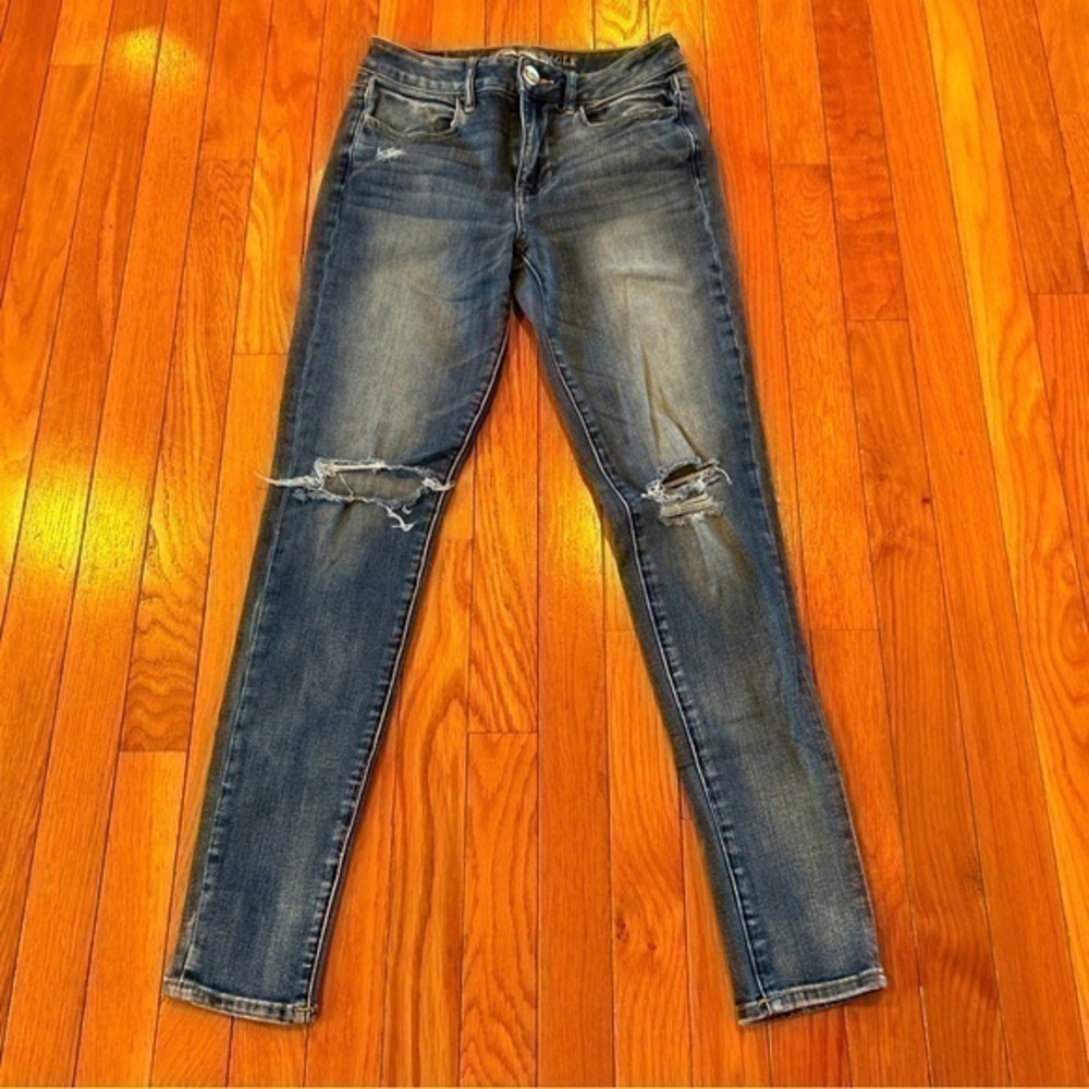American Eagle Hi-Rise Jegging Super Stretch Jeans Size 2 
Blue Busted knee